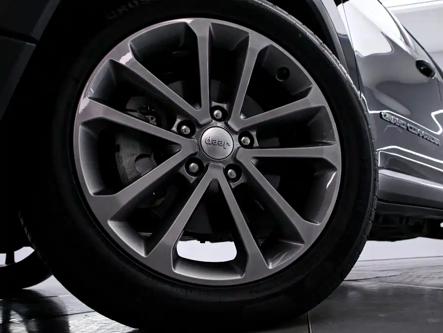 Jeep Grand Commander — миниатюра 17