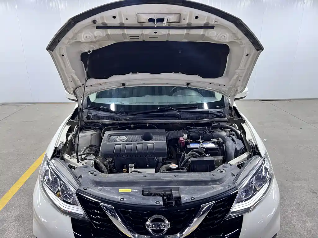 Nissan Tiida — миниатюра 17