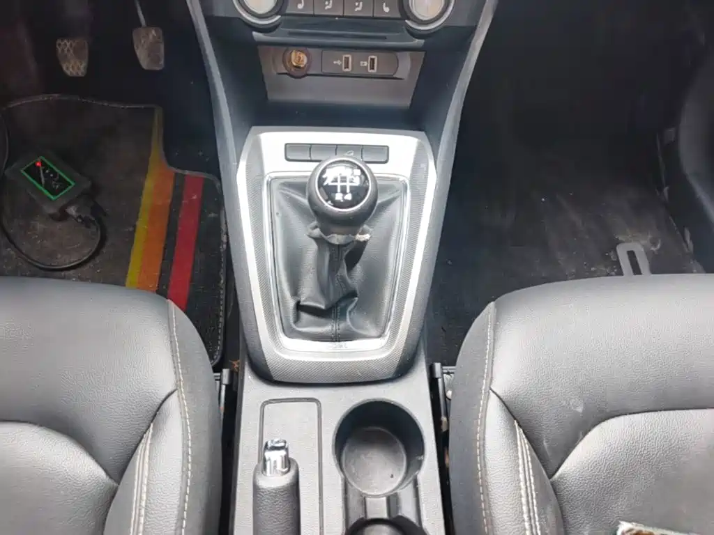 Roewe RX3 — миниатюра 14