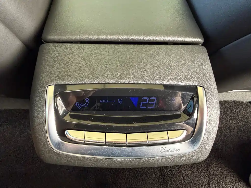 Cadillac XT6 — миниатюра 15