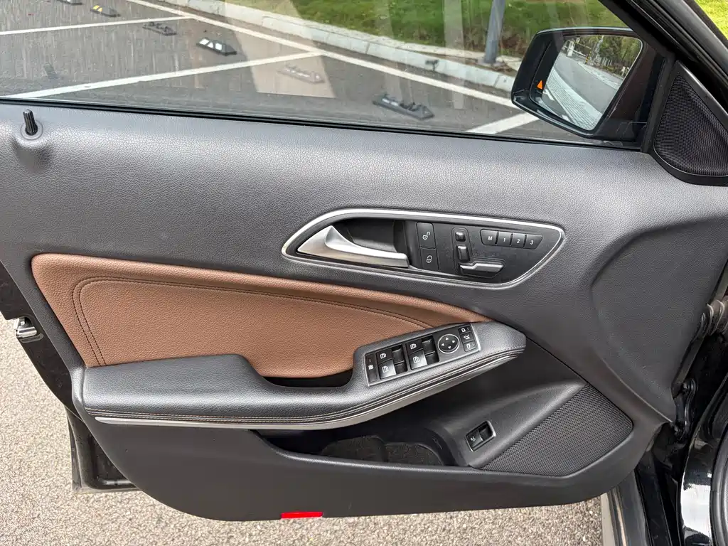 Mercedes-Benz GLA — миниатюра 10