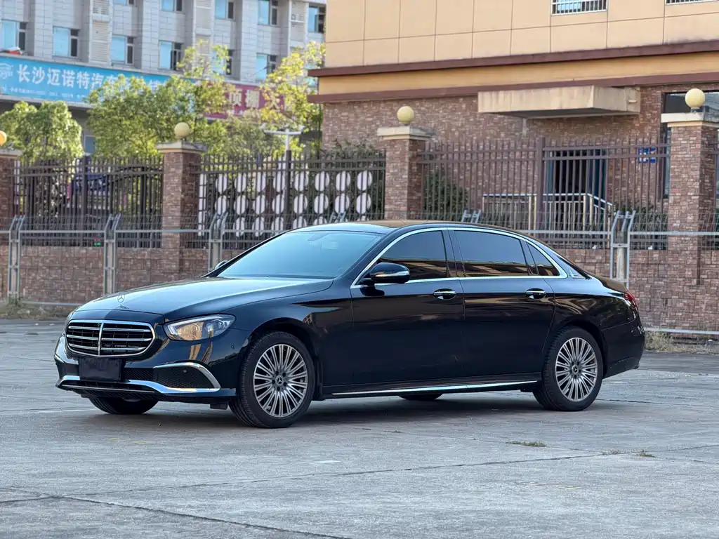 Mercedes-Benz E-Class — миниатюра 14