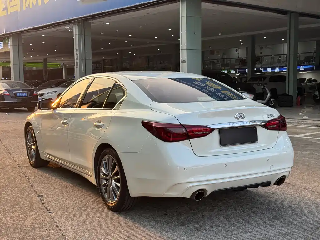 Infiniti Q50L — миниатюра 10
