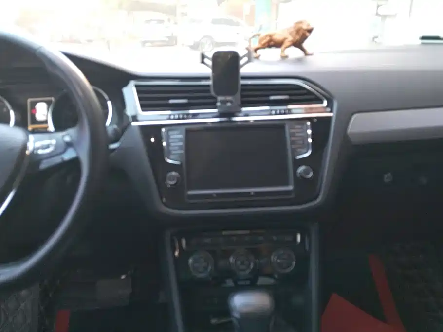 Volkswagen Tiguan L — миниатюра 13