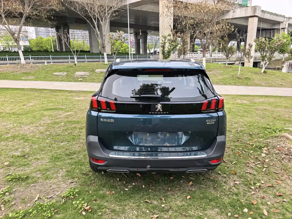 Peugeot 5008 2017 350THP 7 мест Elite