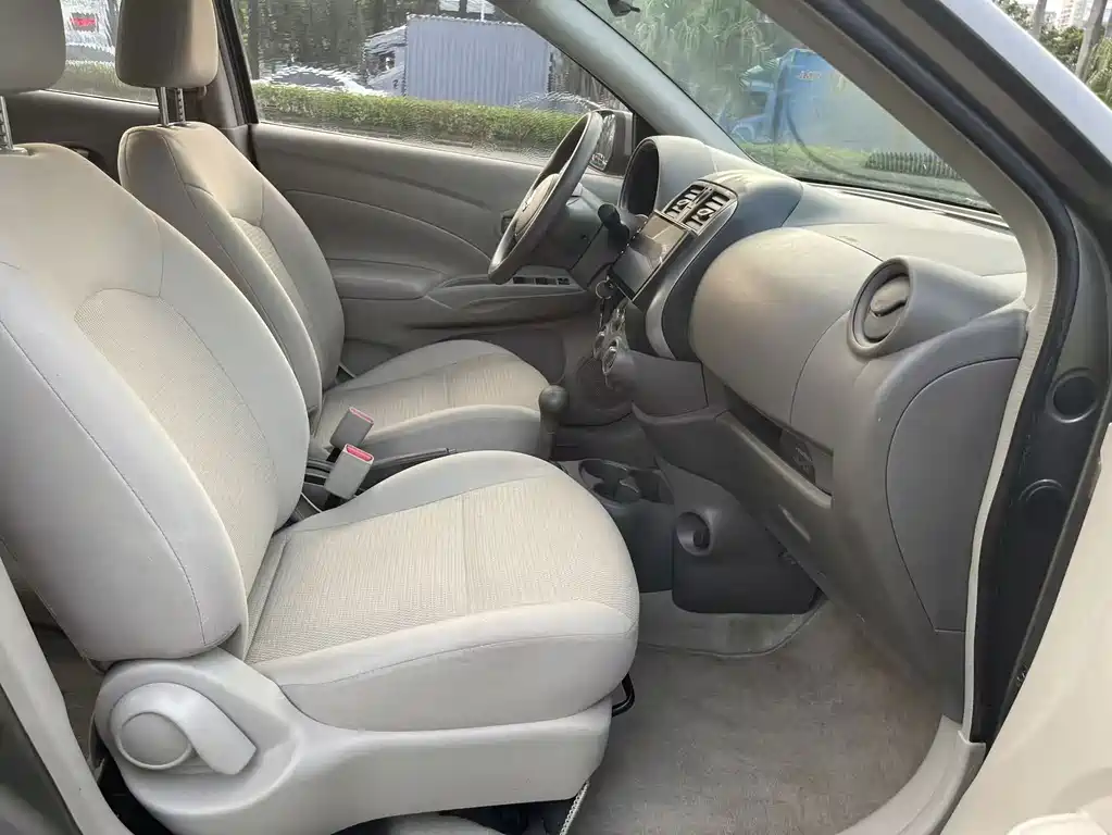 Nissan Sunny — миниатюра 12