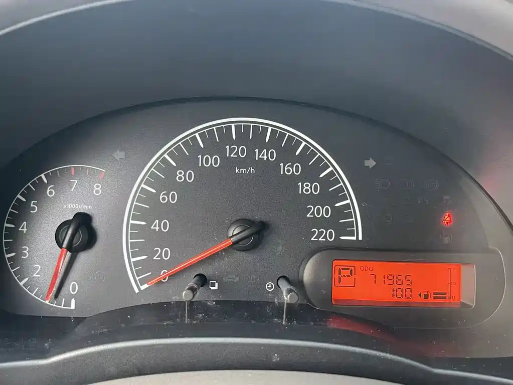 Nissan Sunny — миниатюра 16