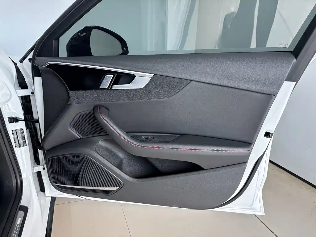Audi A4L — миниатюра 25