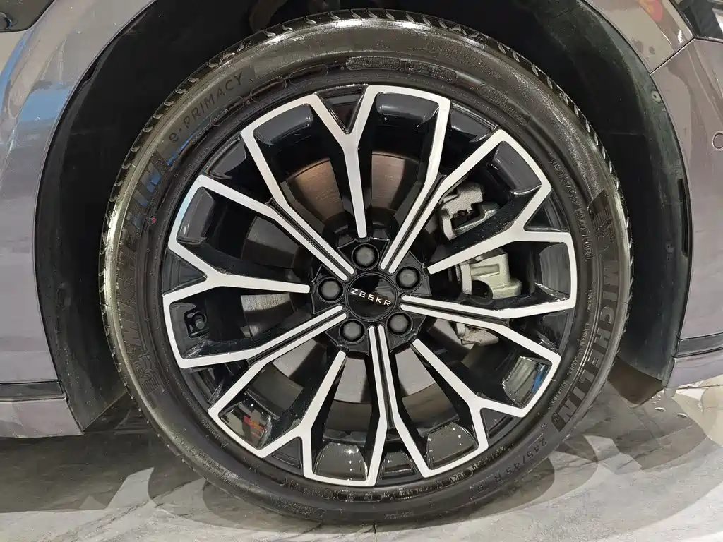 Zeekr 007GT — миниатюра 10