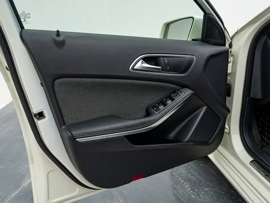 Mercedes-Benz A-Class (Import) — миниатюра 10