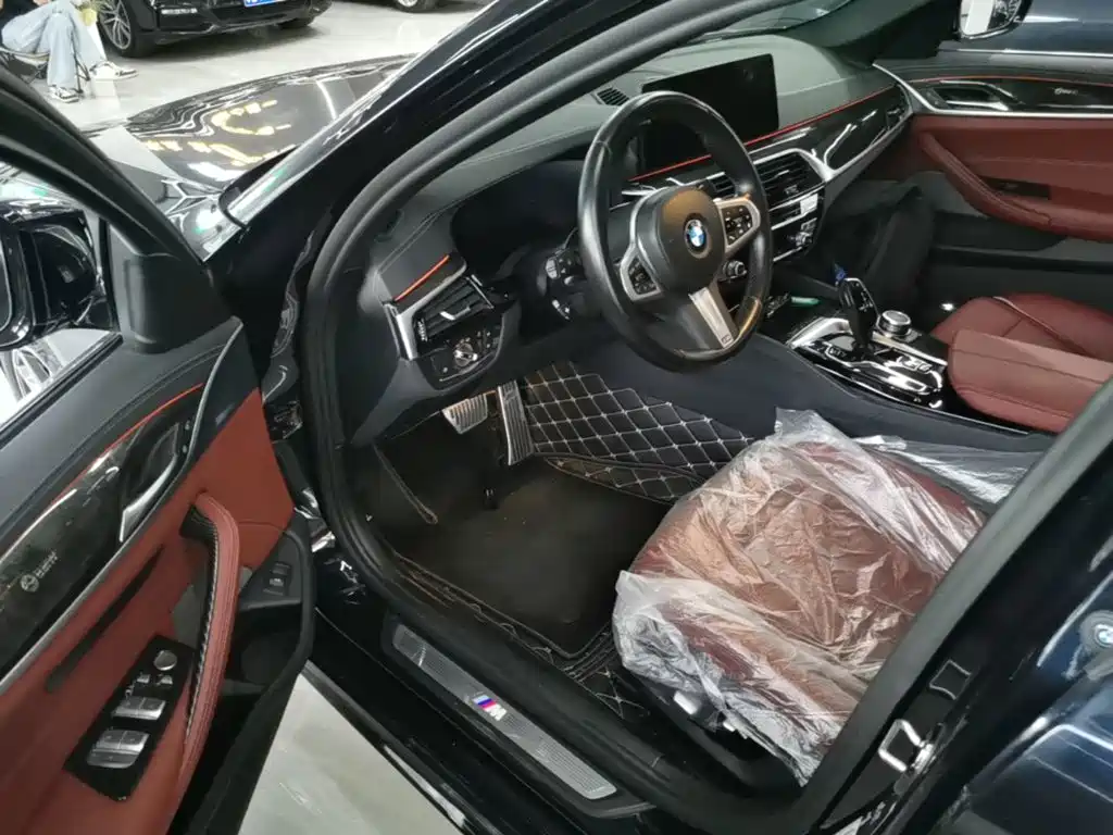 BMW 5 Series — миниатюра 16