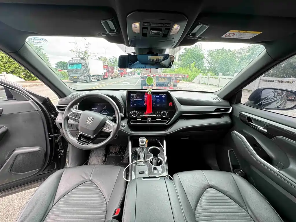 Toyota Crown Kluger — миниатюра 9