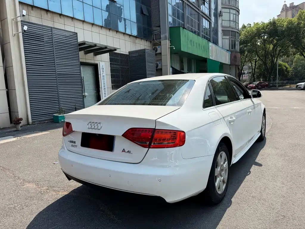 Audi A4L — миниатюра 9