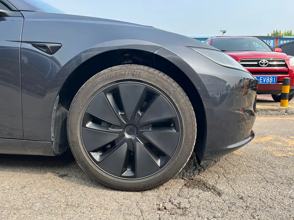 Tesla Model 3 — миниатюра 23