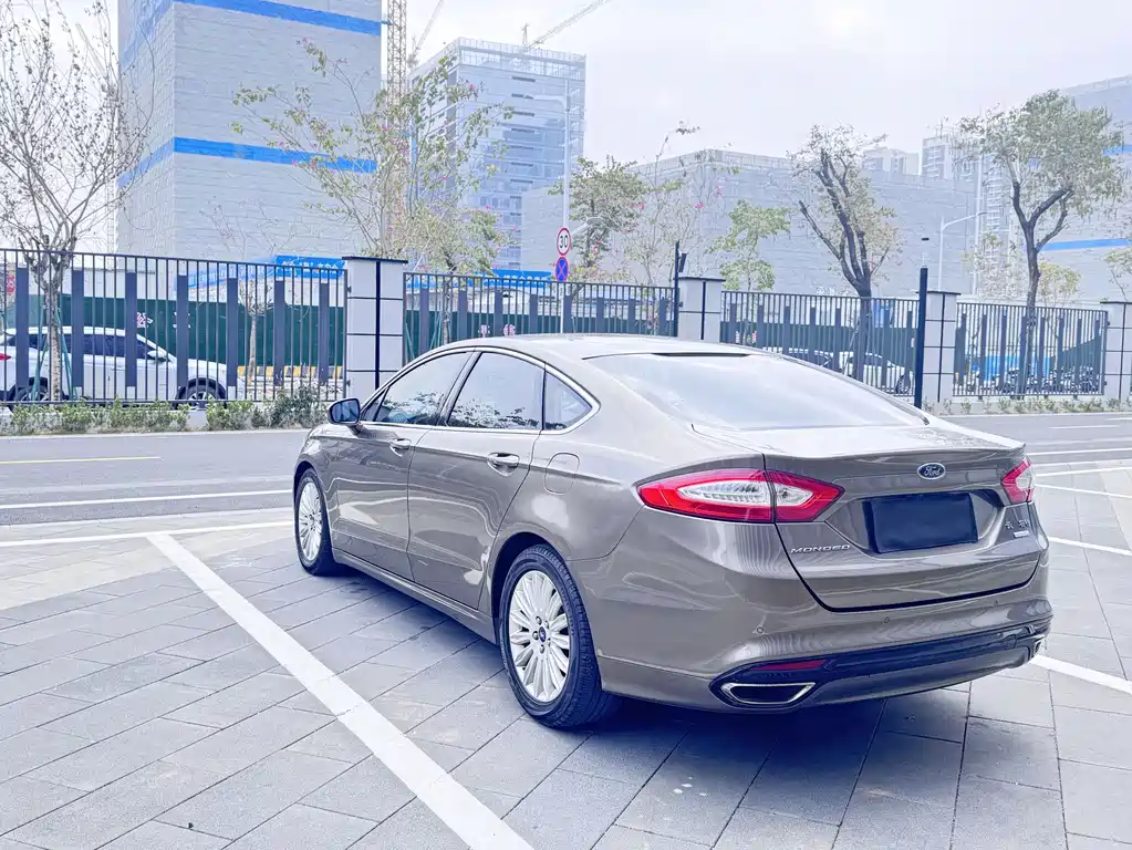 Ford Mondeo 2013 2.0L GTDi200 Fashion