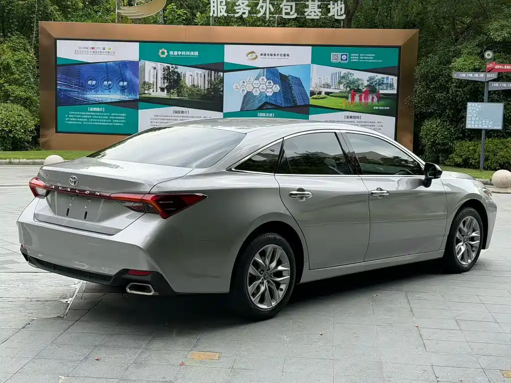 Toyota Avalon — миниатюра 6