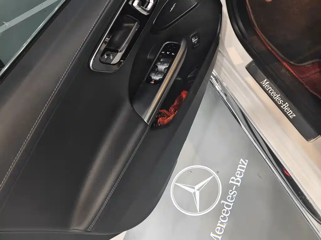 Mercedes-Benz C-Class — миниатюра 4