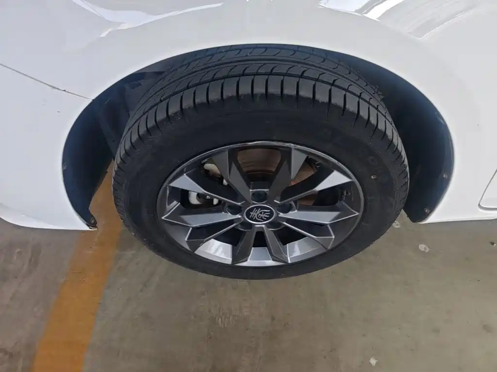 BYD Qin — миниатюра 23