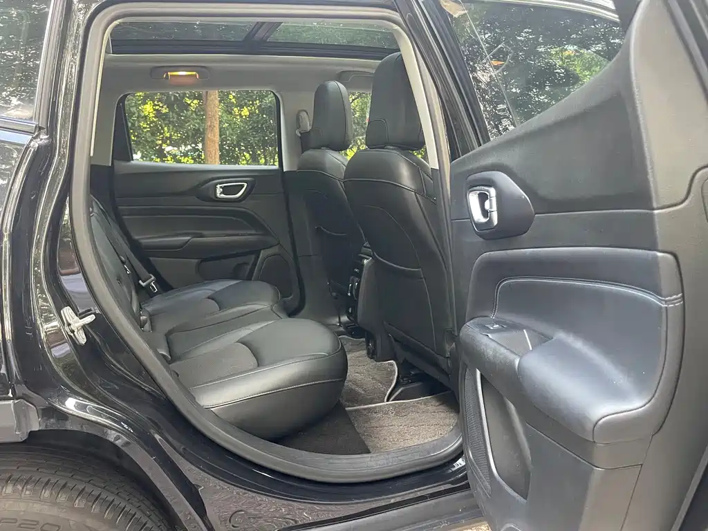 Jeep Compass — миниатюра 7