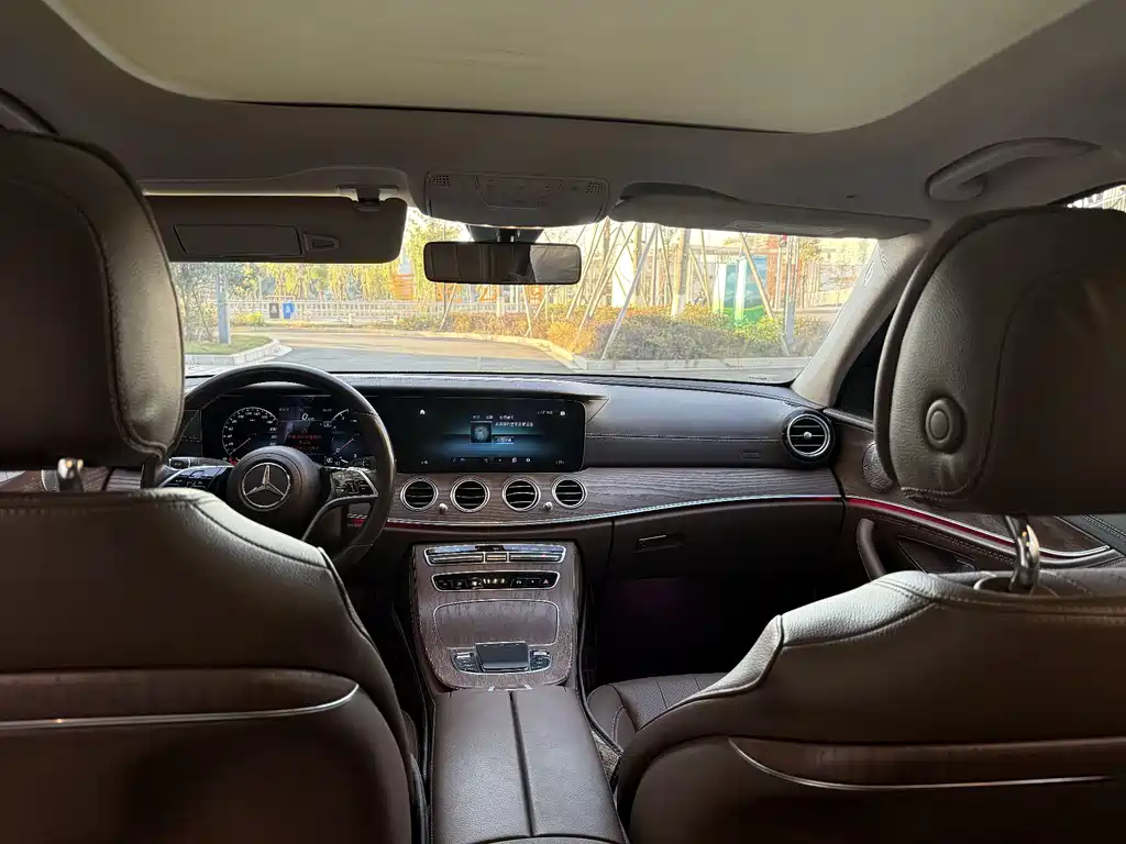 MERCEDES-BENZ E CLASS