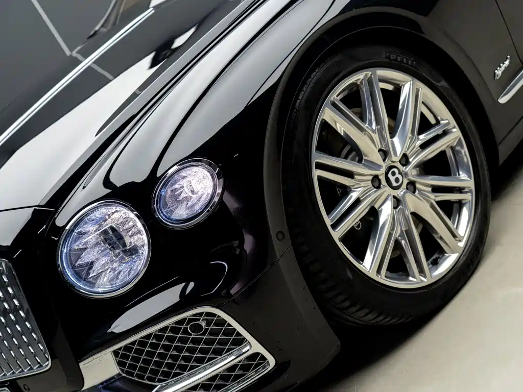 Bentley Flying Spur PHEV — миниатюра 3