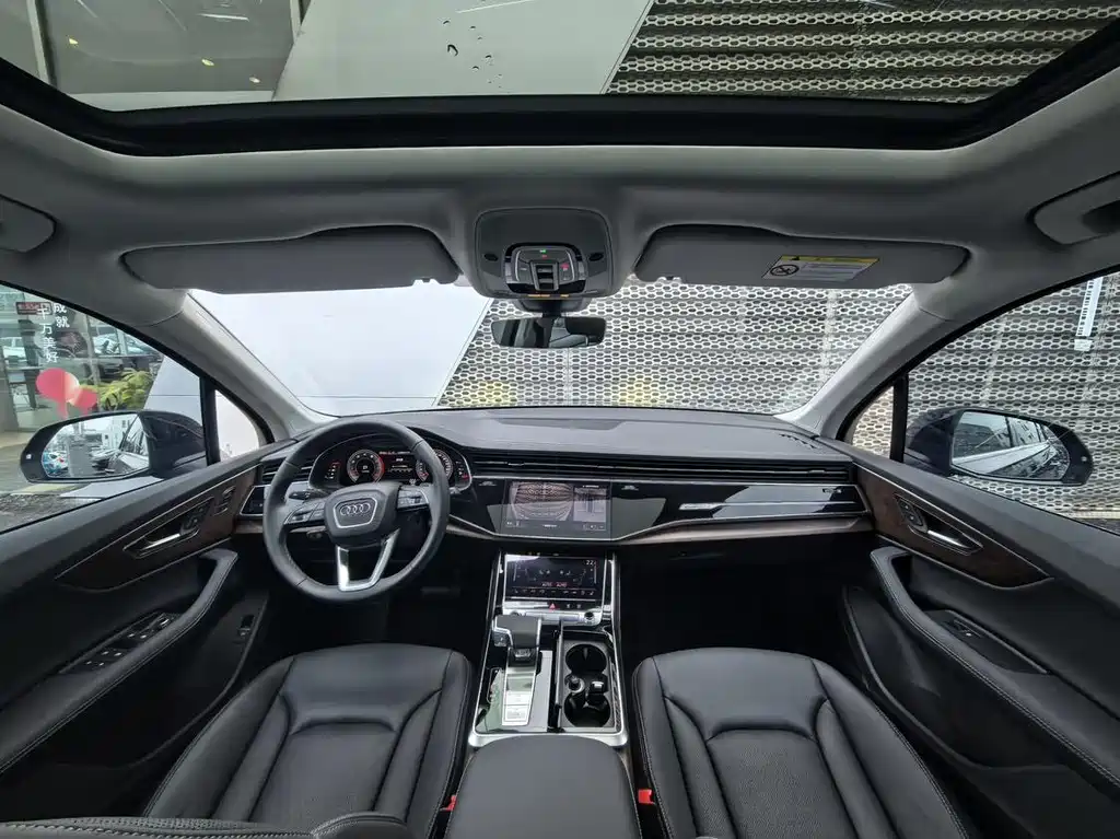 Audi Q7 2025 55 TFSI quattro S line Sport