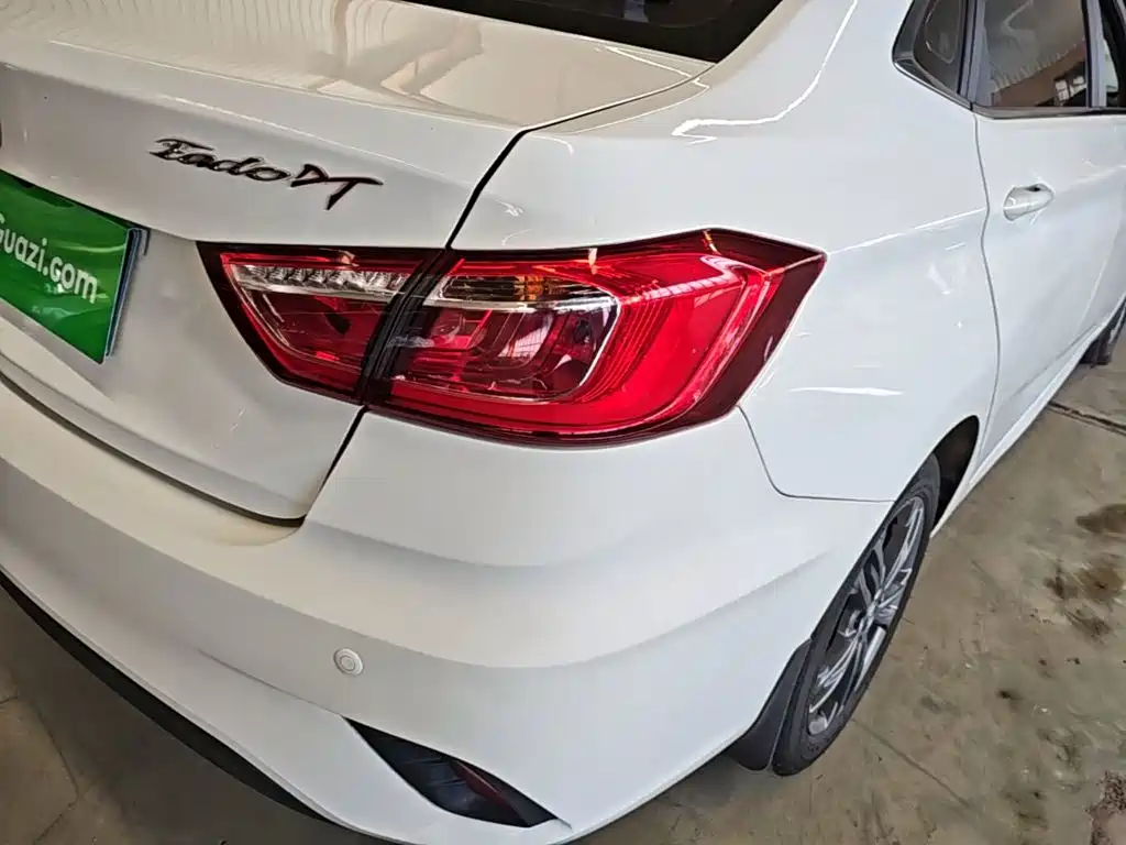 Changan Eado DT — миниатюра 8