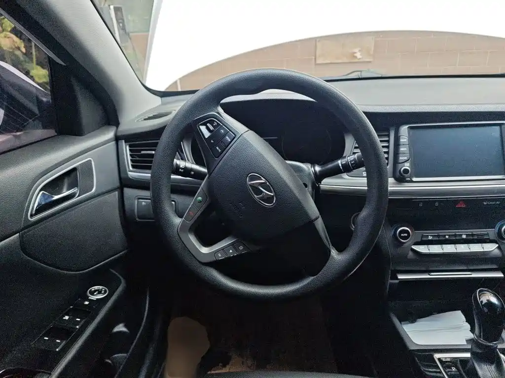 Hyundai Mistra — миниатюра 3