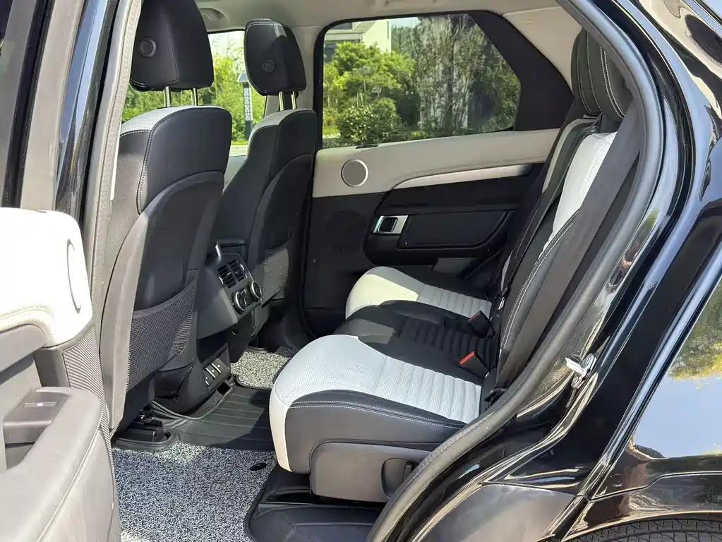 Land Rover Discovery 2023 360PS R-Dynamic S