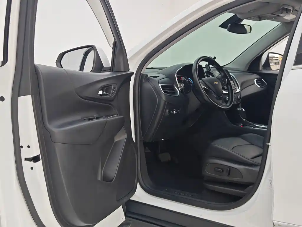Chevrolet Equinox — миниатюра 27