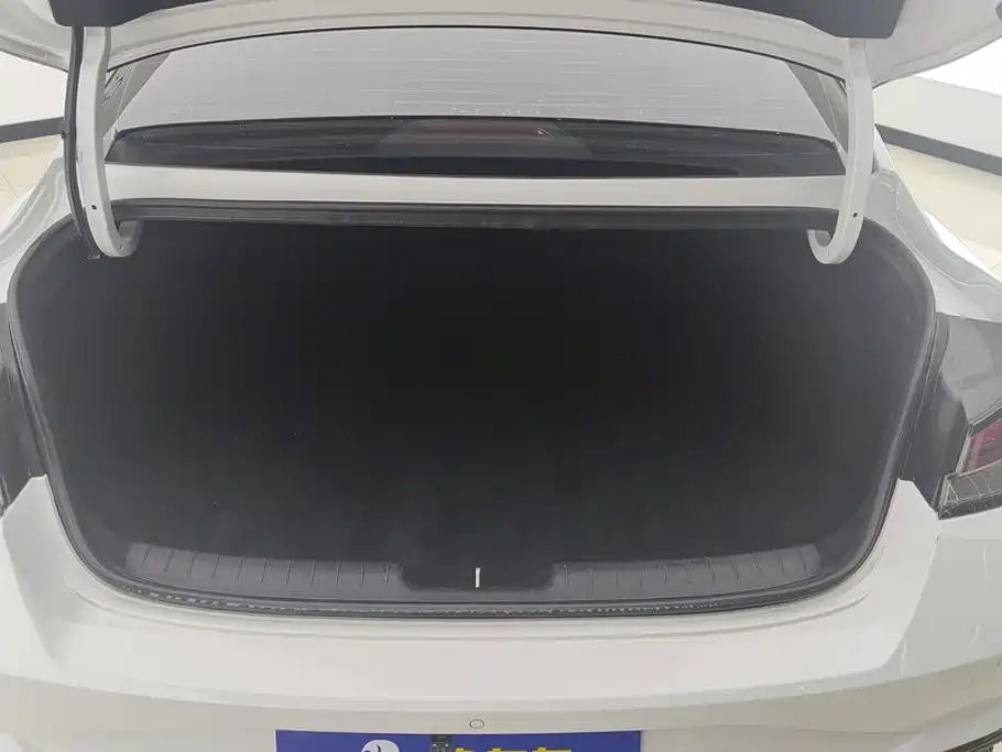 Hyundai Elantra — миниатюра 4