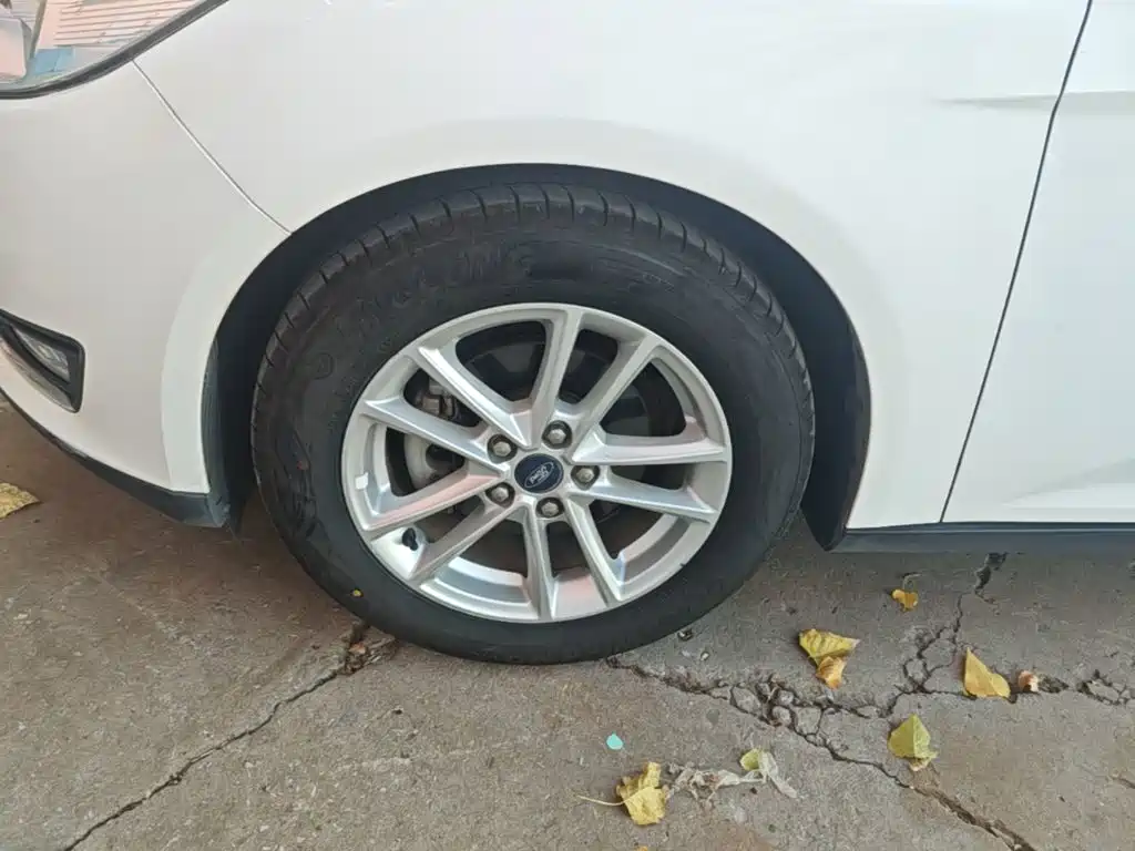 Ford Focus — миниатюра 23