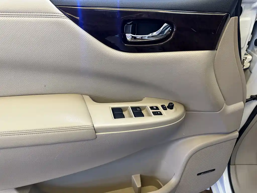 Nissan Quest — миниатюра 13