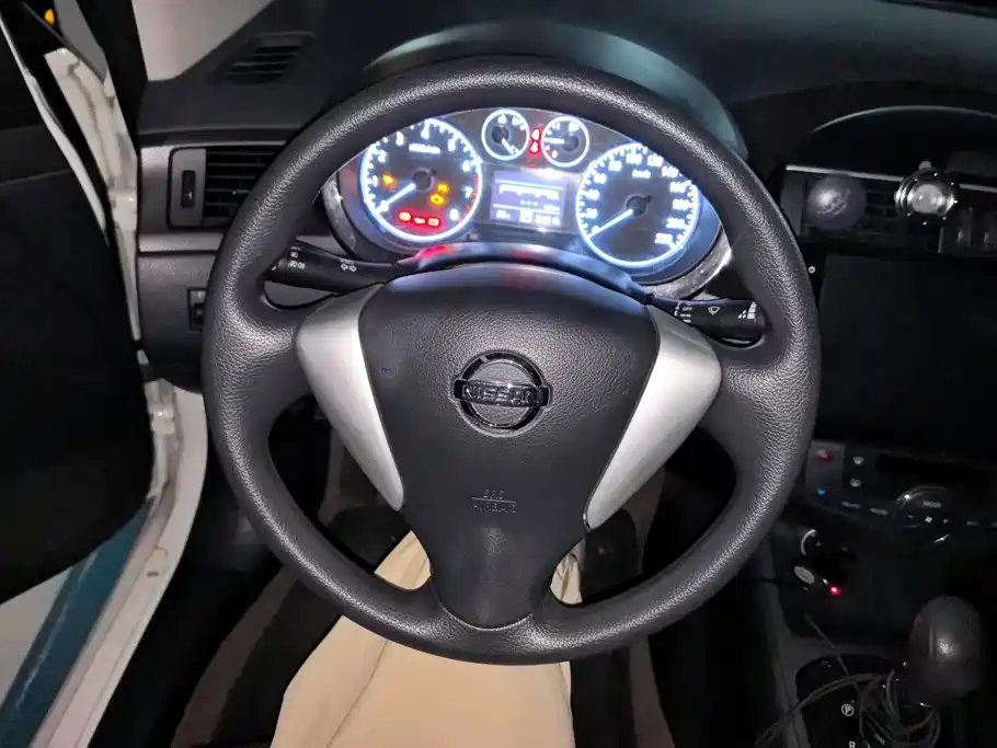Nissan Tiida — миниатюра 15