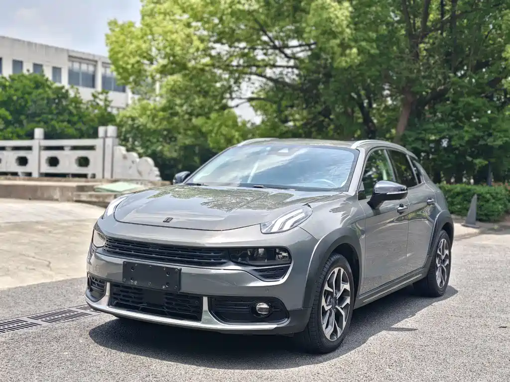 Купить Lynk & Co 02
