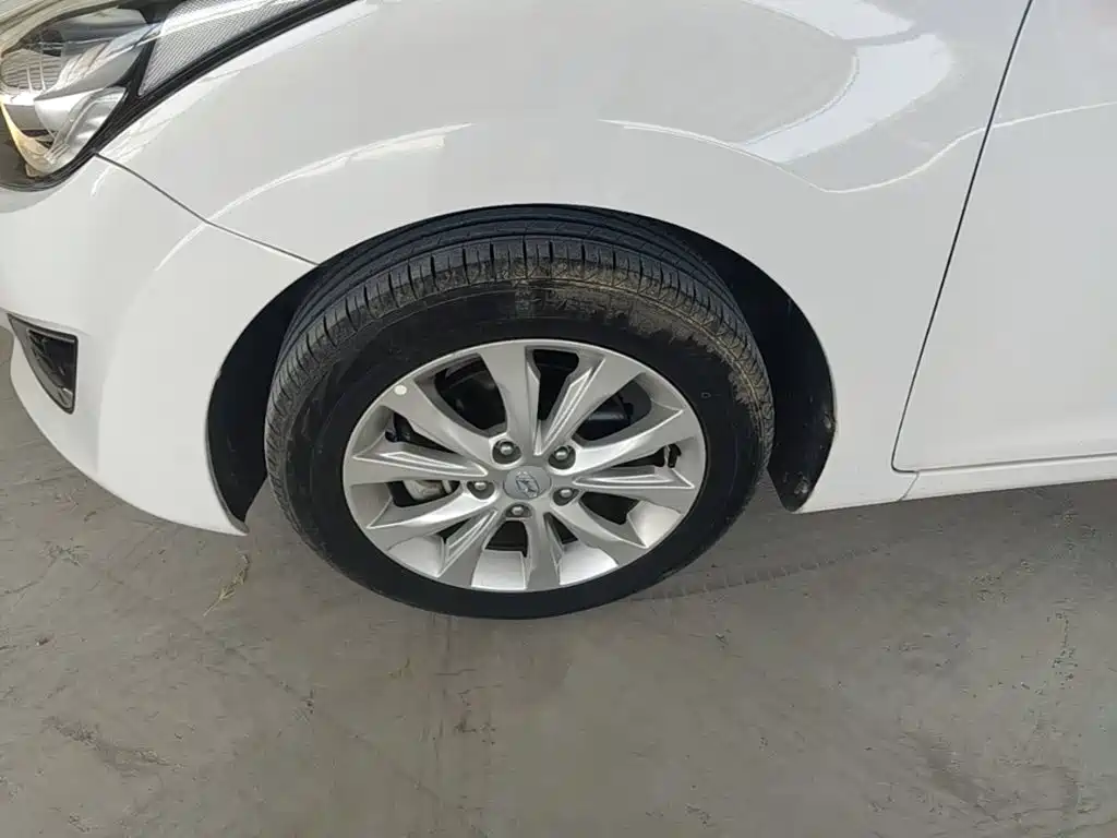 Hyundai Elantra Langdong — миниатюра 23