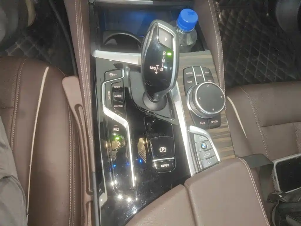 BMW 5 Series New Energy — миниатюра 14