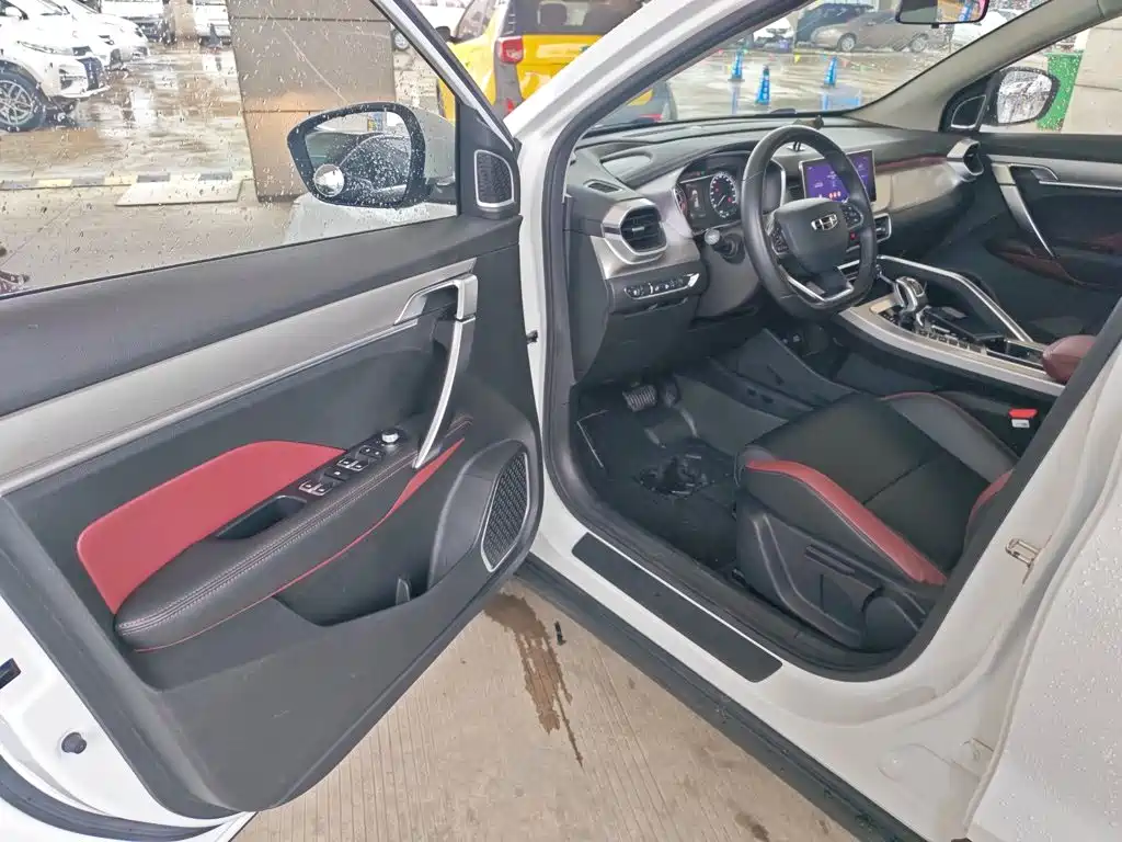 Geely Binyue — миниатюра 12
