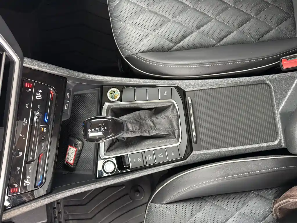 Volkswagen Sagitar — миниатюра 7