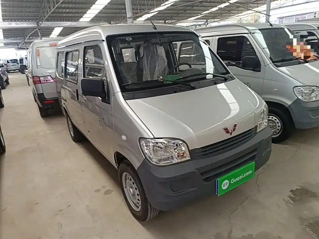 Wuling Sunshine 2023 1.5L 5/7 мест