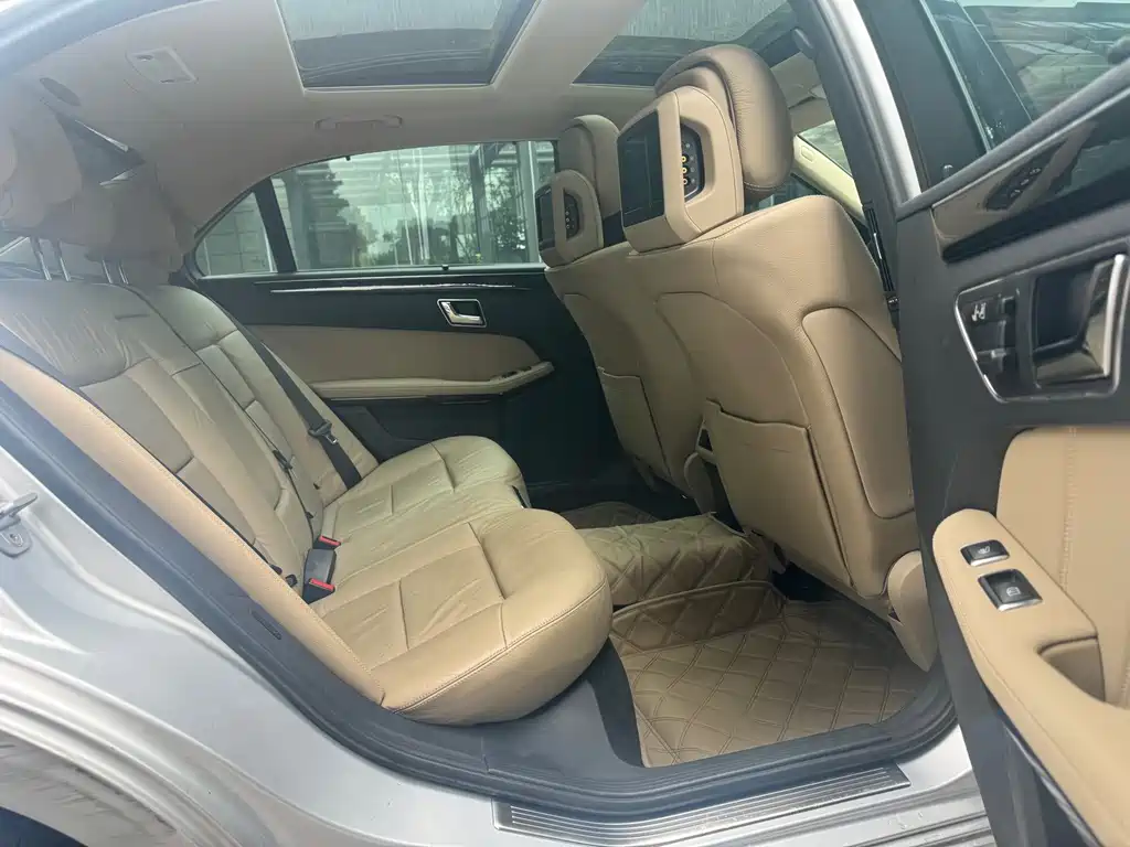 Mercedes-Benz E-Class — миниатюра 14