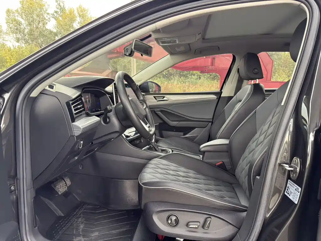 Volkswagen Sagitar — миниатюра 9