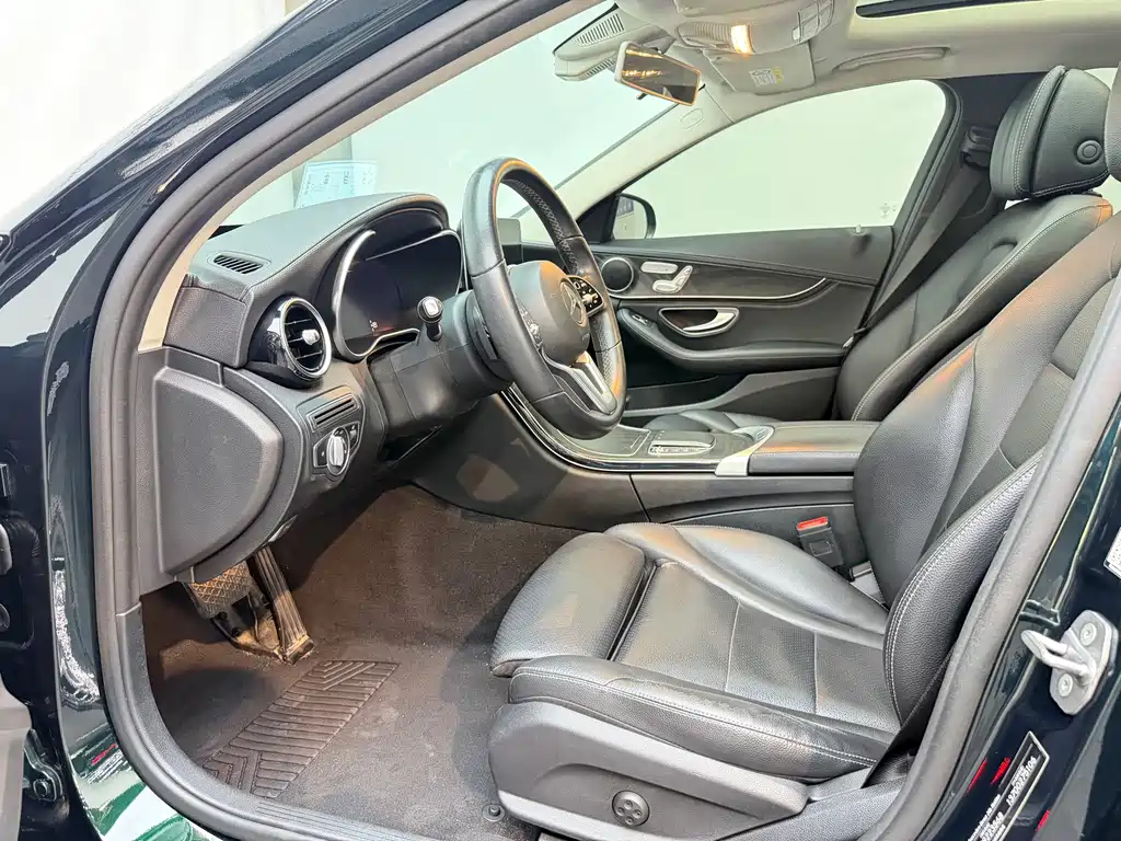 Mercedes-Benz C-Class — миниатюра 12