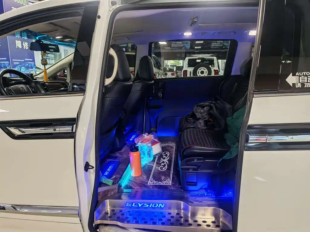 Honda Elysion — миниатюра 6
