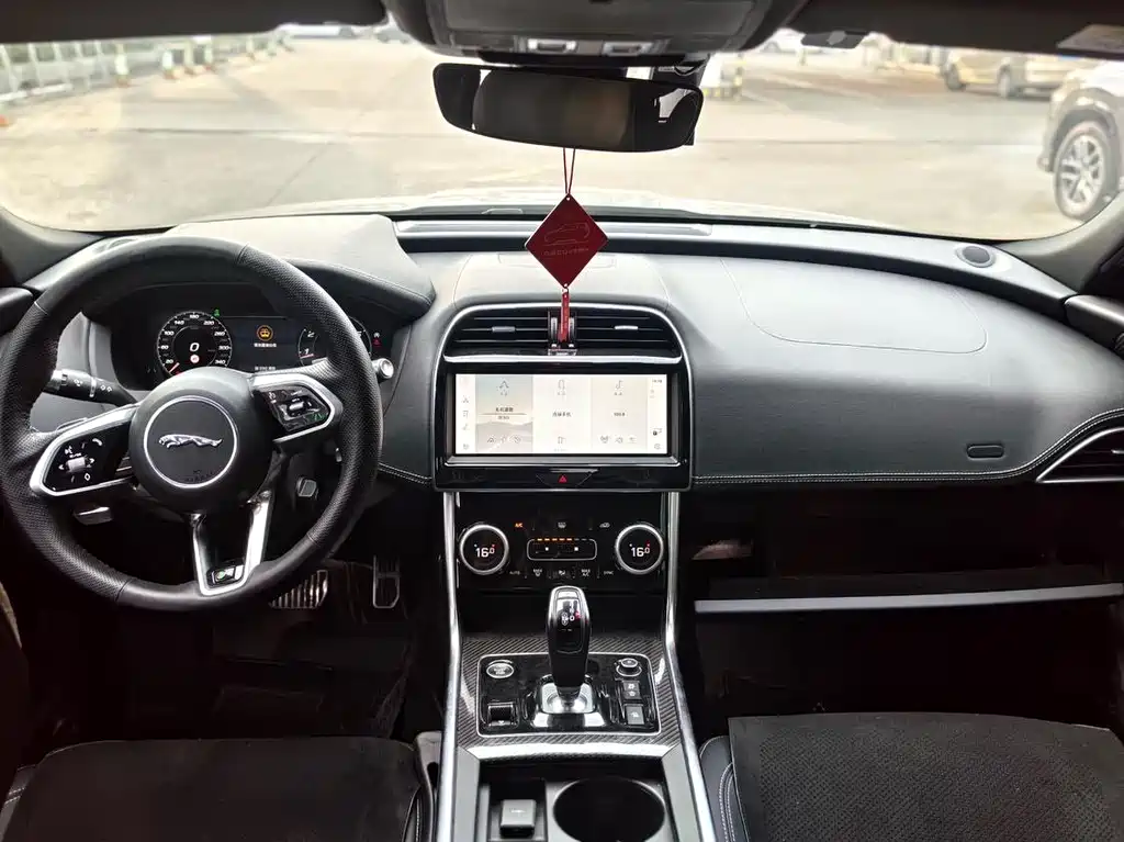Jaguar XEL — миниатюра 7