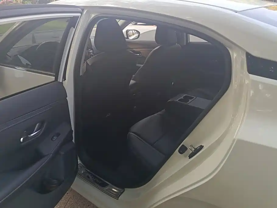 Nissan Sylphy — миниатюра 11