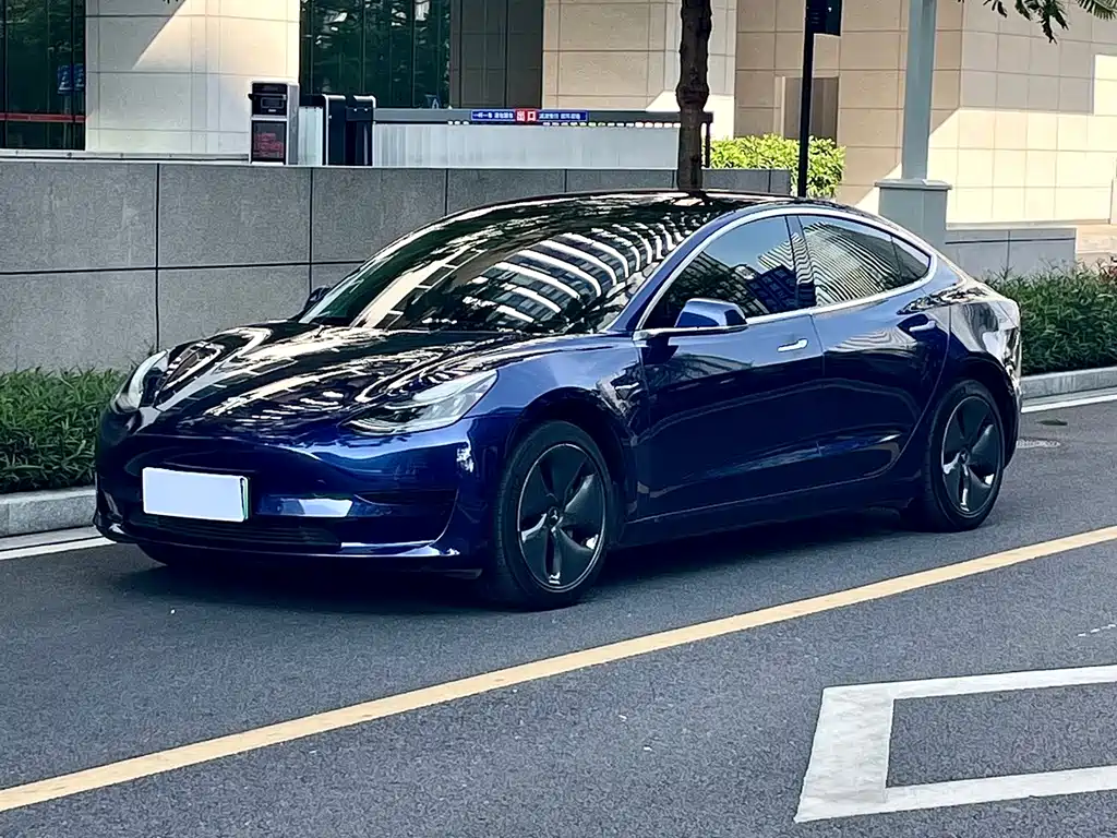 Tesla Model 3 — миниатюра 9