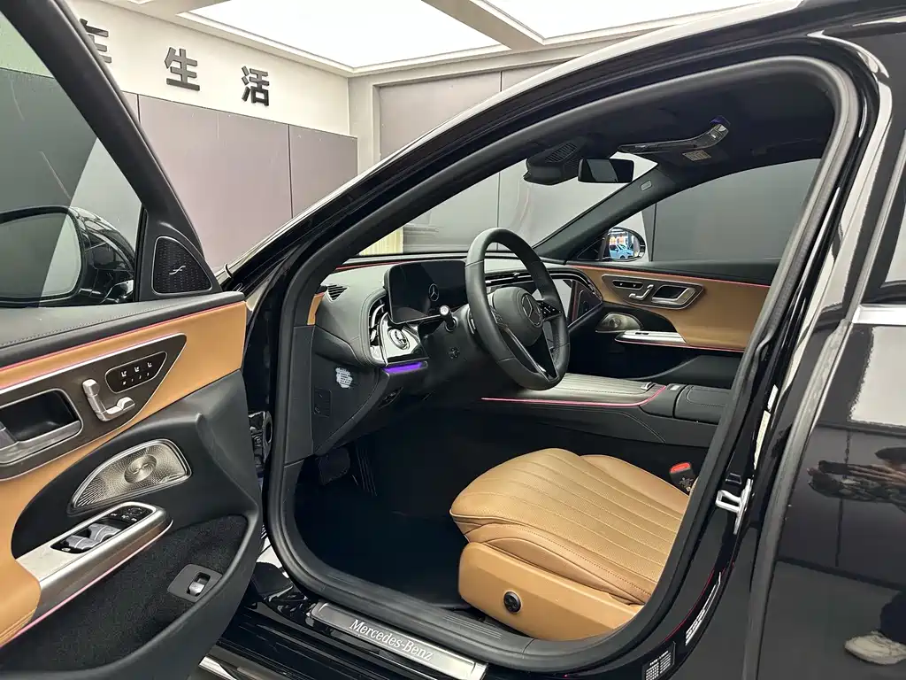 Mercedes-Benz E-Class E 2024 E 300 L Luxury