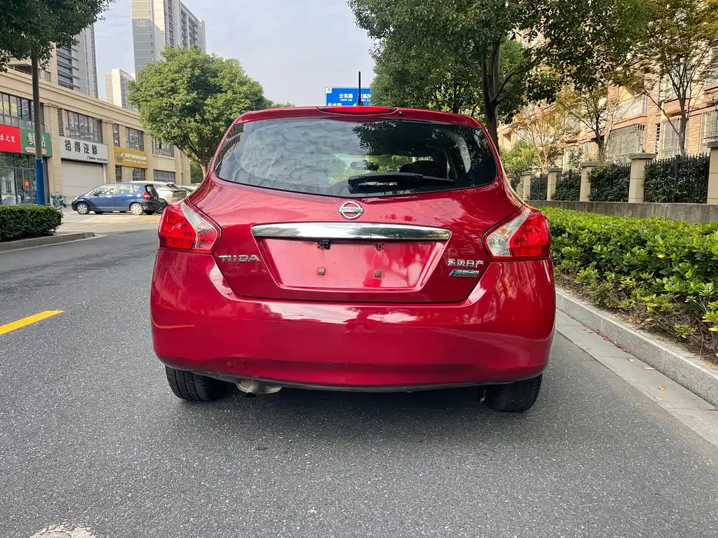 Nissan Tiida — миниатюра 5