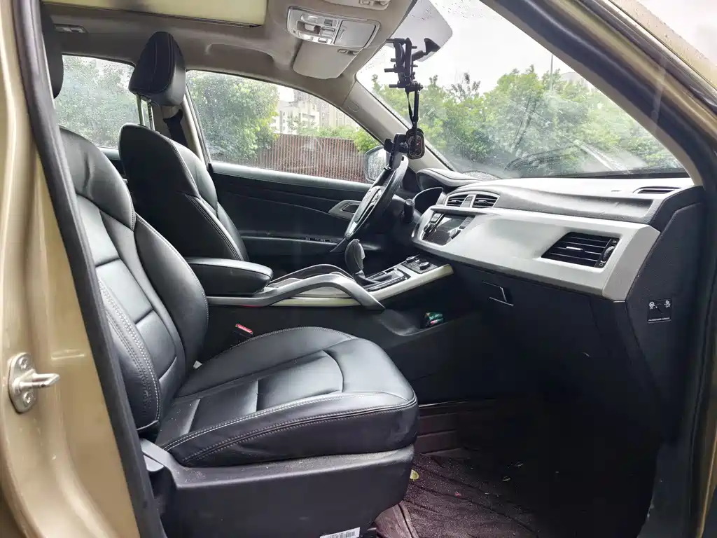 Geely Boyue — миниатюра 10